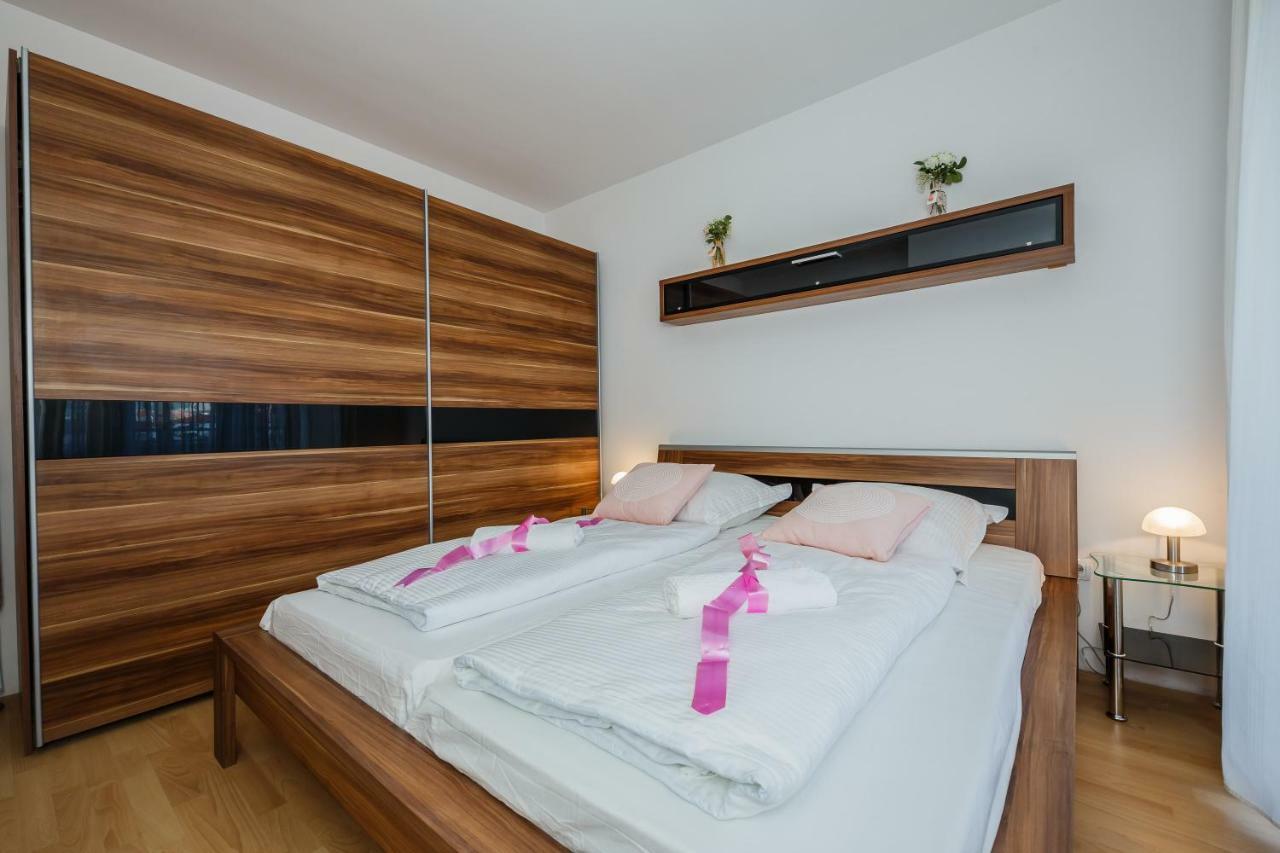 Apartman Lucija Kastela Luaran gambar