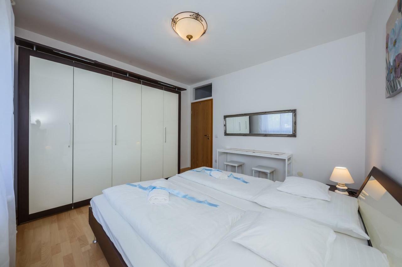 Apartman Lucija Kastela Luaran gambar