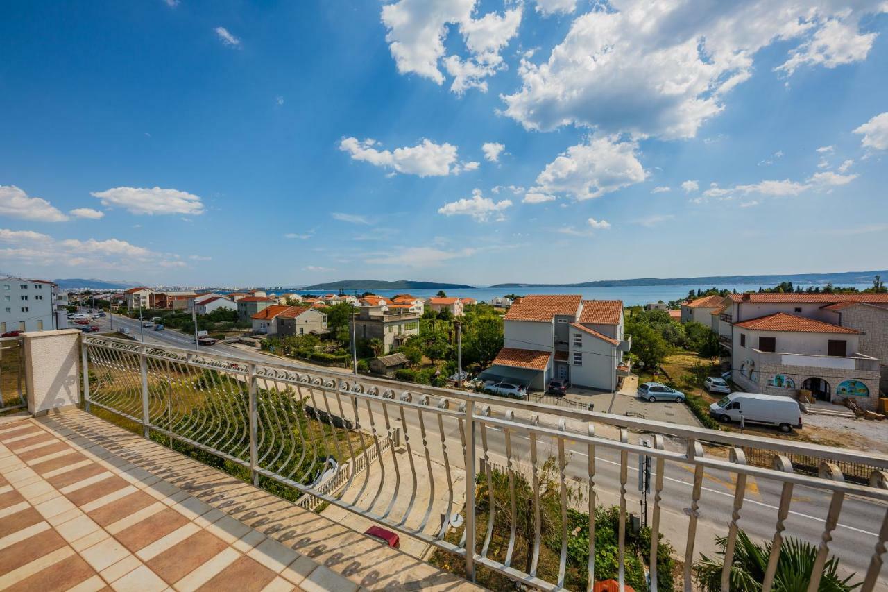 Apartman Lucija Kastela Luaran gambar