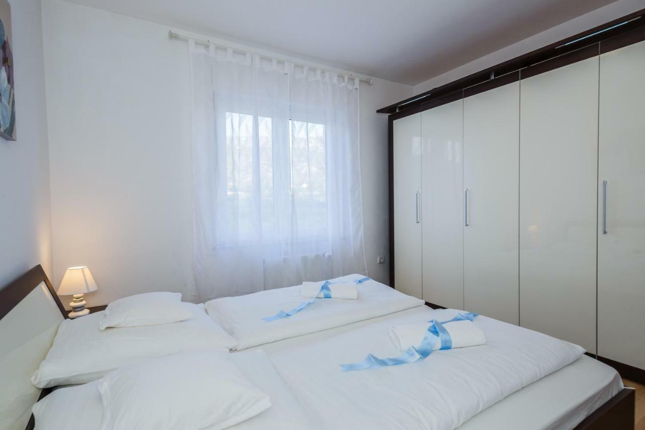 Apartman Lucija Kastela Luaran gambar
