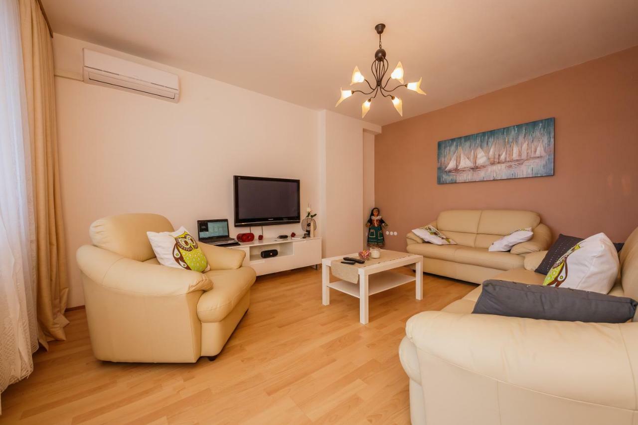 Apartman Lucija Kastela Luaran gambar