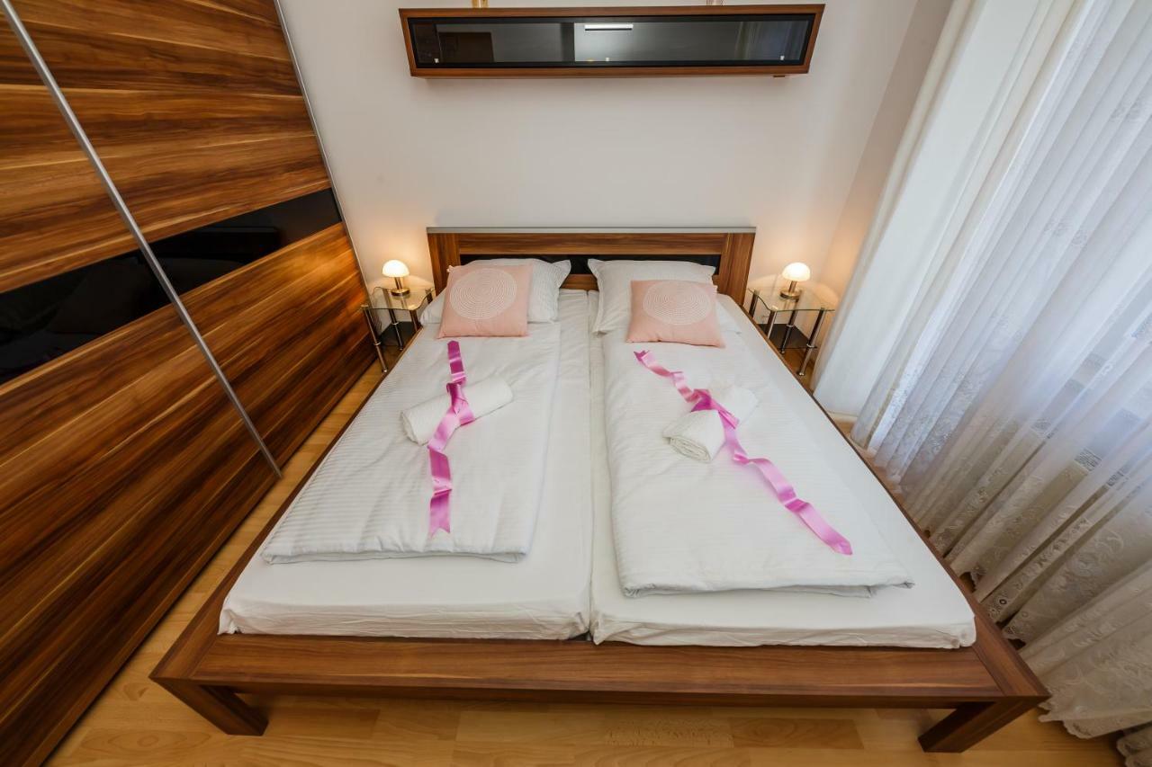 Apartman Lucija Kastela Luaran gambar