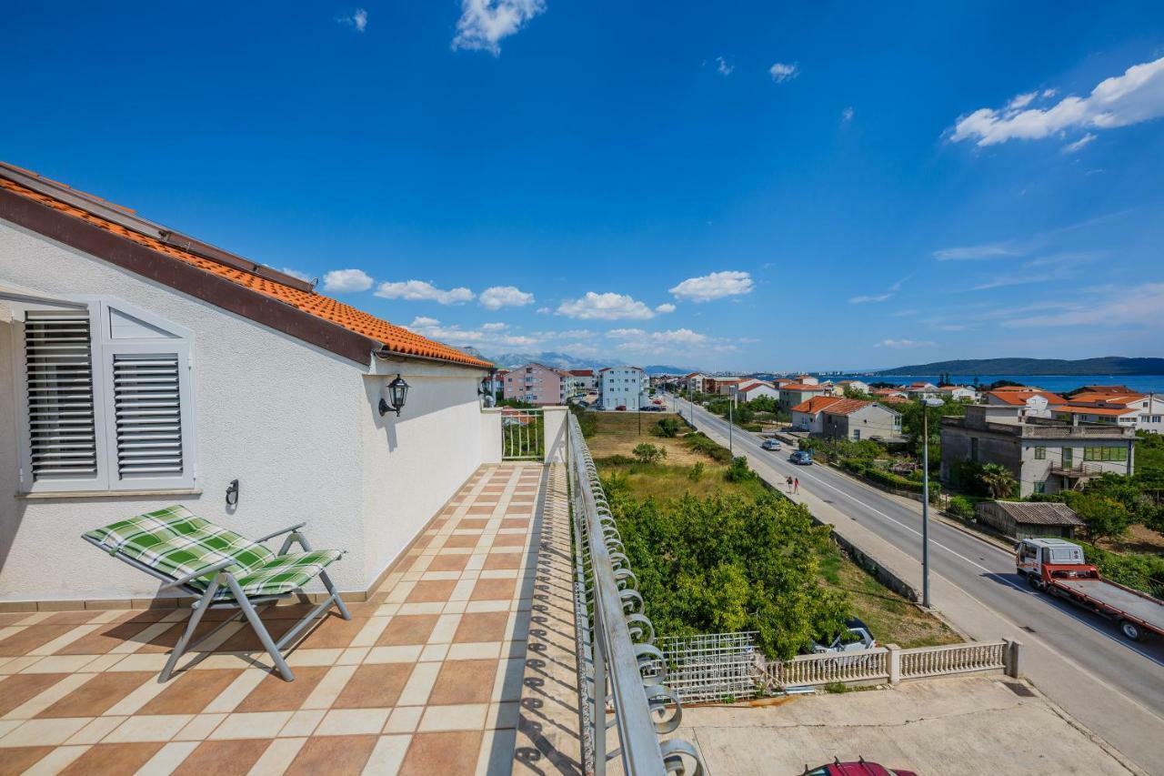 Apartman Lucija Kastela Luaran gambar