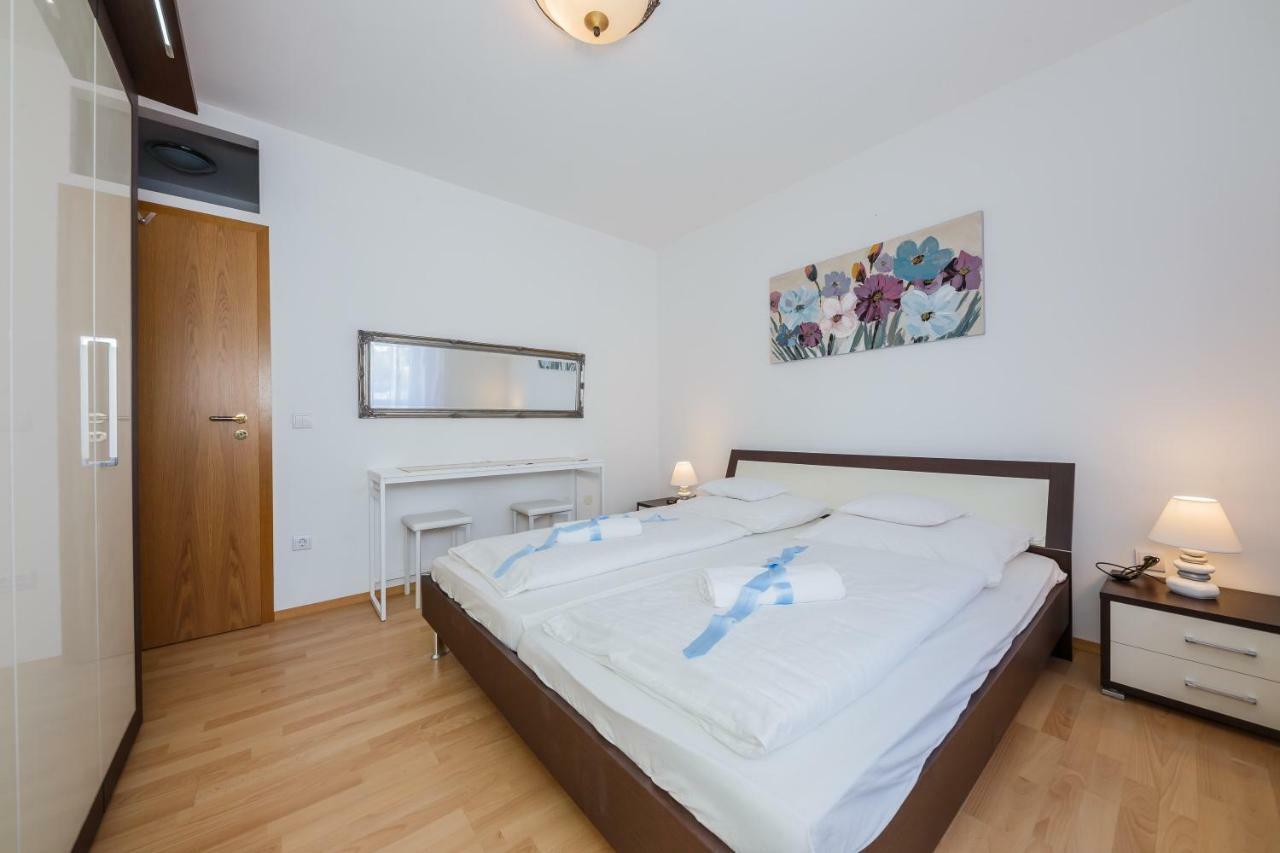 Apartman Lucija Kastela Luaran gambar