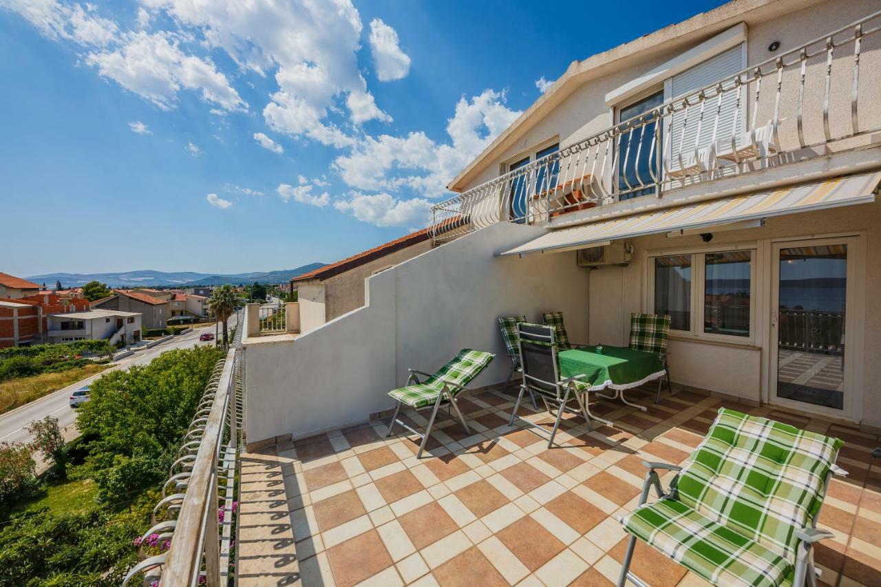 Apartman Lucija Kastela Luaran gambar