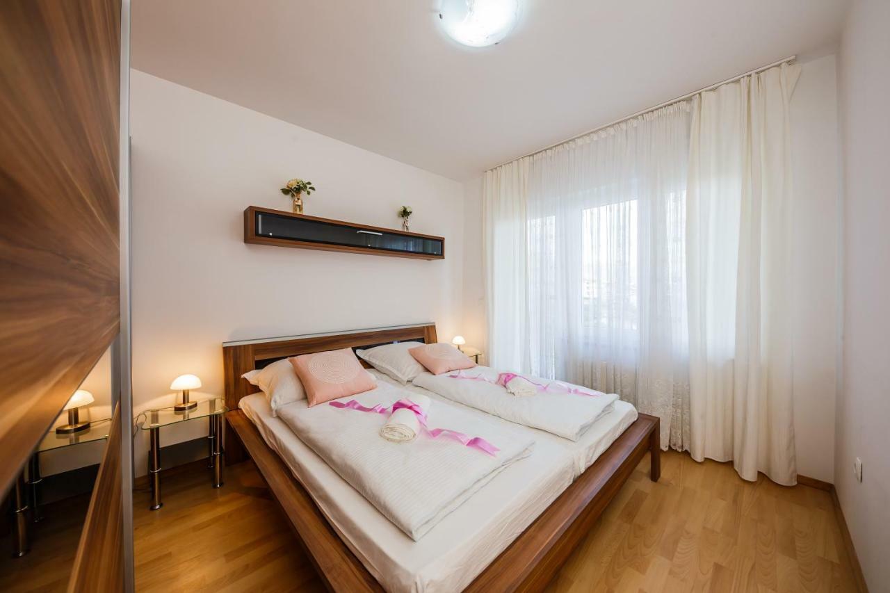 Apartman Lucija Kastela Luaran gambar